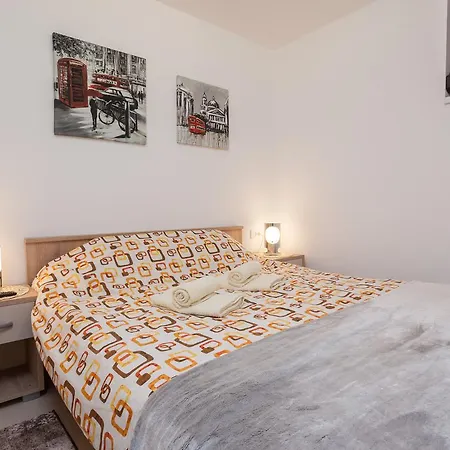 Apartment Astra *