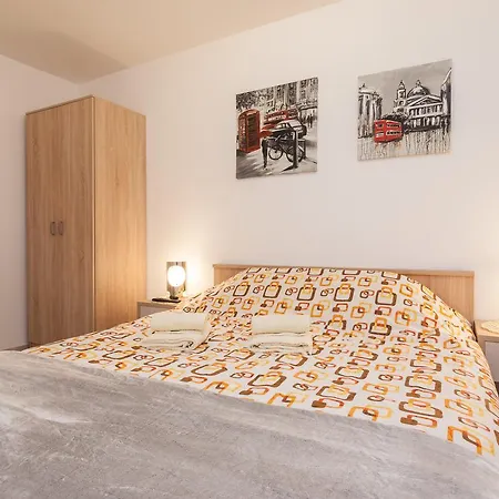 Apartment Astra
